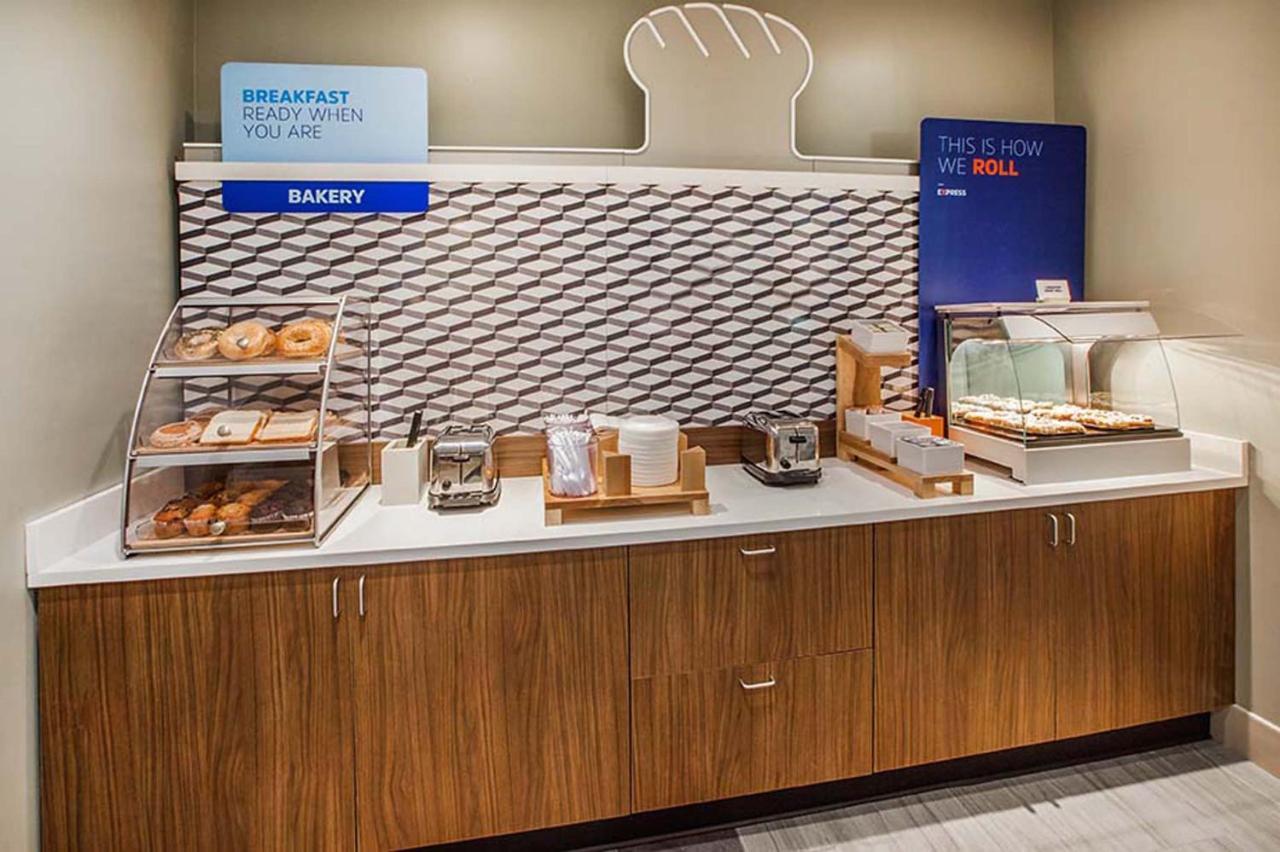 Holiday Inn Express East Peoria - Riverfront By Ihg Extérieur photo